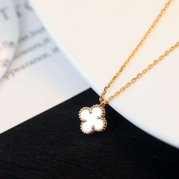 Van Cleef & Arpels four-leaf clover single flower white mother-of-pearl necklace - Picture 5 of 8